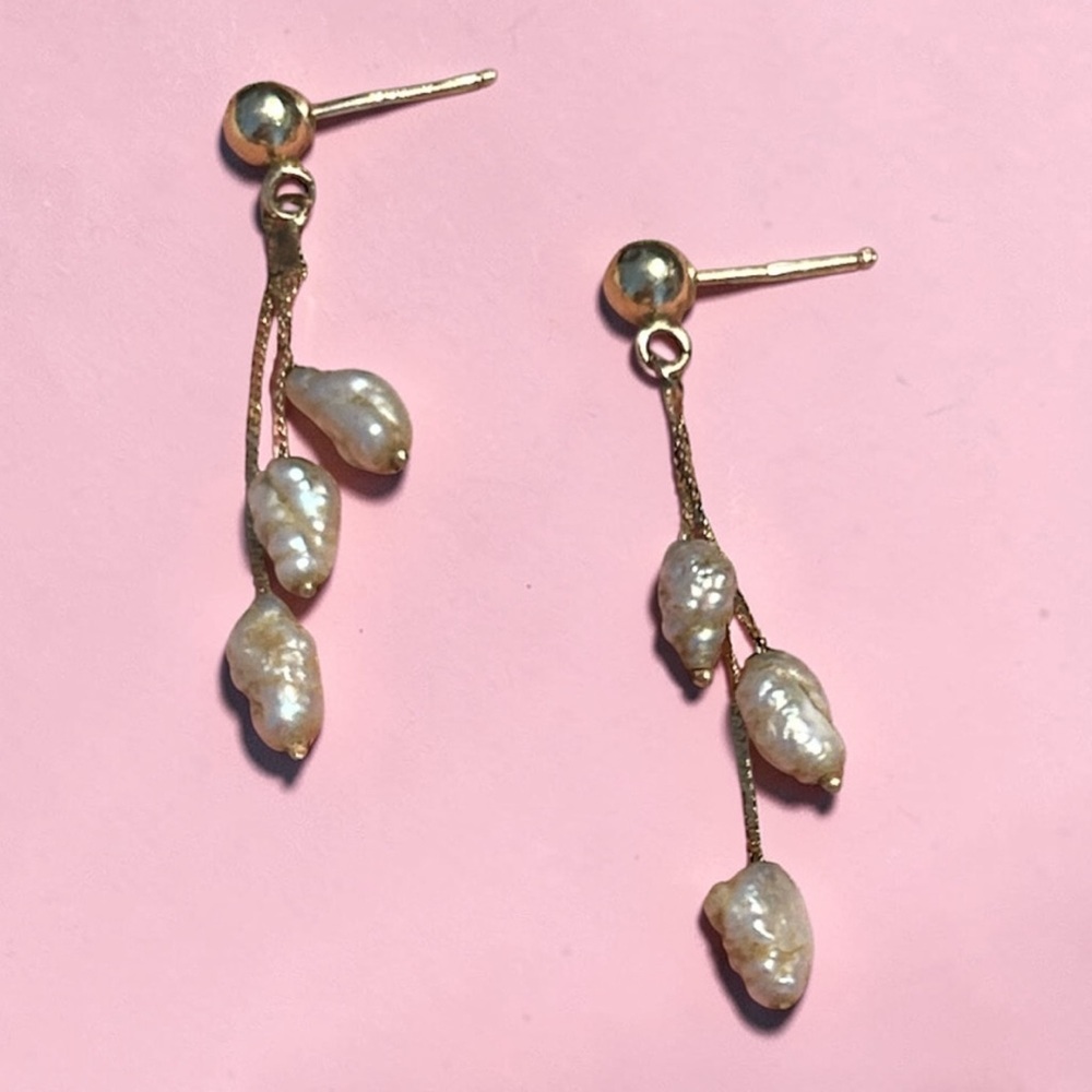 Vintage Stamped 14k Gold and Freshwater Pearl Drop Earrings